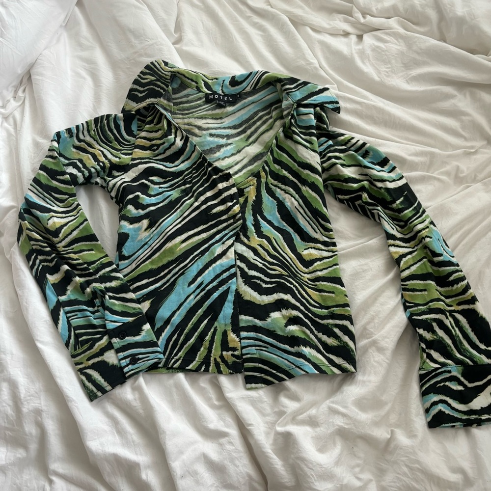 Motel Ruth Shirt - Picture 2 of 5